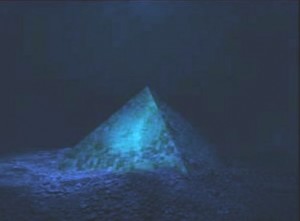 O-piramida-de-cristal-a-fost-descoperita-in-Ttriunghiul-Bermudelor